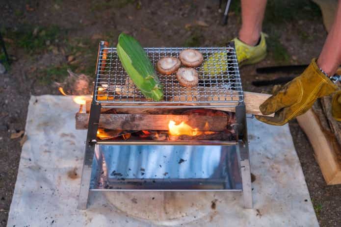 Snow Peak 焚き火台SR 社外炭床、焼きアミハーフPro、火バサミ付き