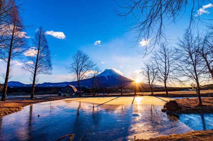 富士山の見える冬のキャンプ場