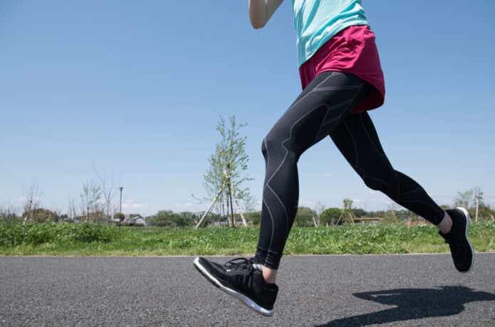 ウォーキングシューズのおすすめ選 おしゃれで疲れにくい靴は Camp Hack キャンプハック