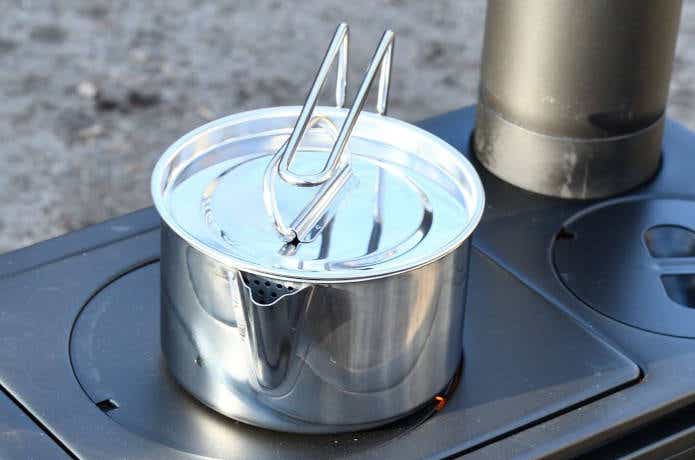 キャンプケトル おしゃれで直火okなオススメと代用テクも紹介 Camp Hack キャンプハック