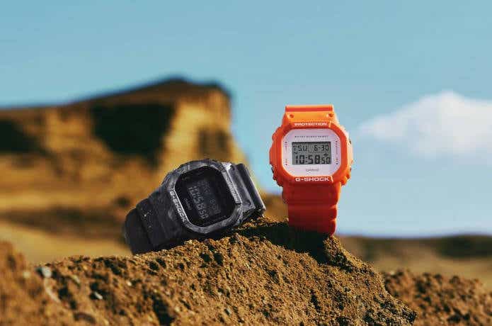 黒とオレンジのGショック5600シリーズの時計