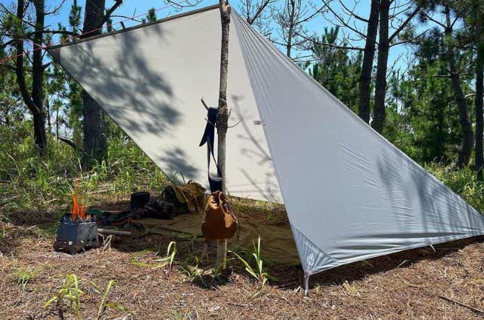 ブッシュクラフトスタイルのキャンプ