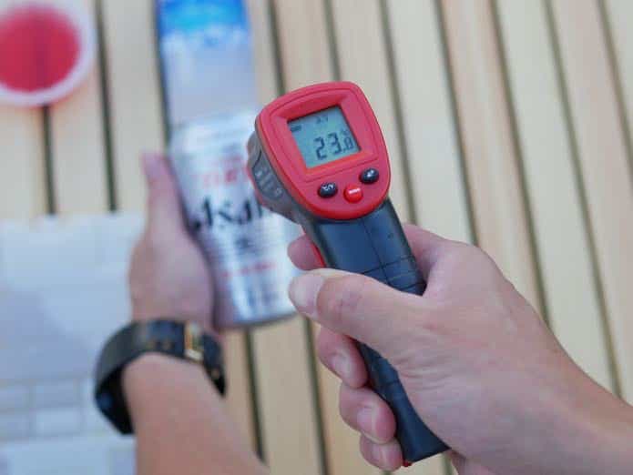 ビールの表面温度の計測中