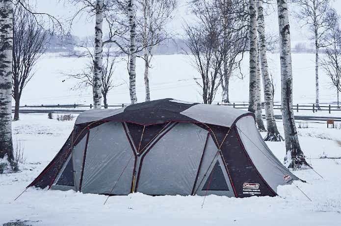 コールマン　4Sワイド2ルームカーブで雪中キャンプ