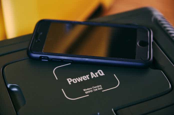 パワーアークの「パワーアーク S7」ワイヤレス充電可能