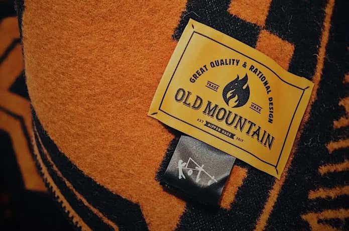 せっかくなら一生モノを】OLD MOUNTAINから男前なウールブランケットが登場！ | CAMP HACK[キャンプハック]