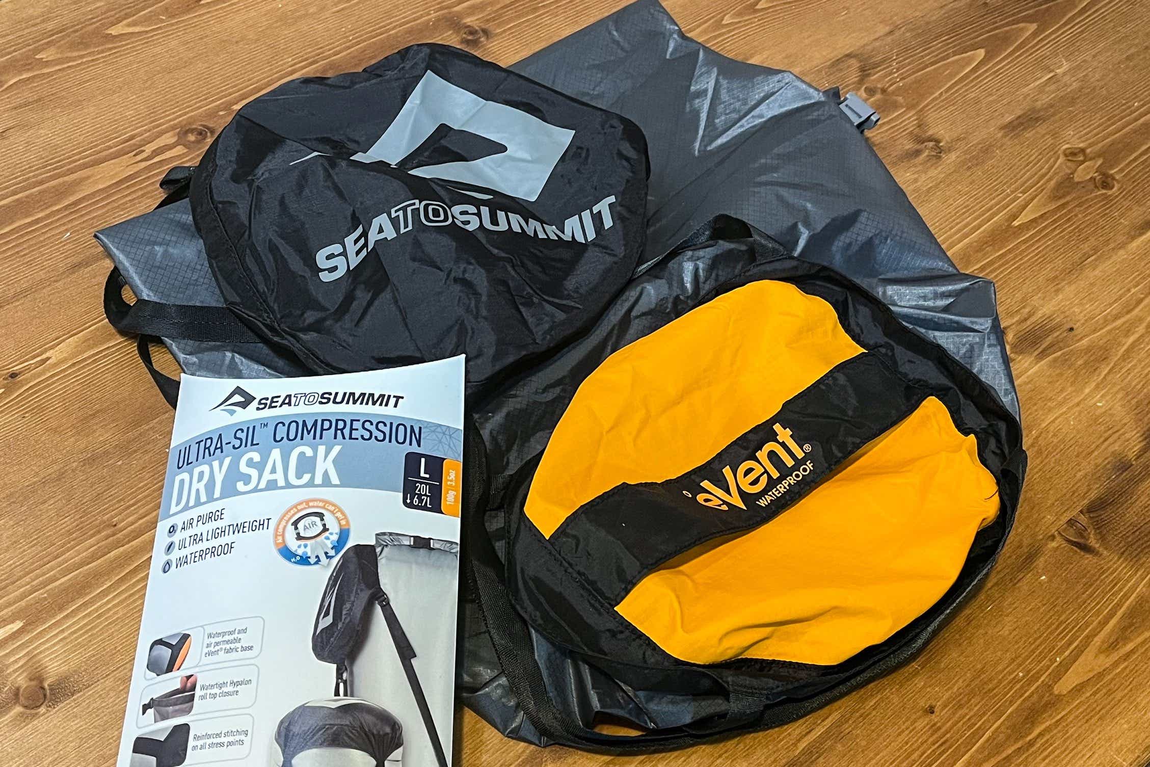 シートゥーサミット Evacコンプレッションドライバッグ 20L ハイライズ