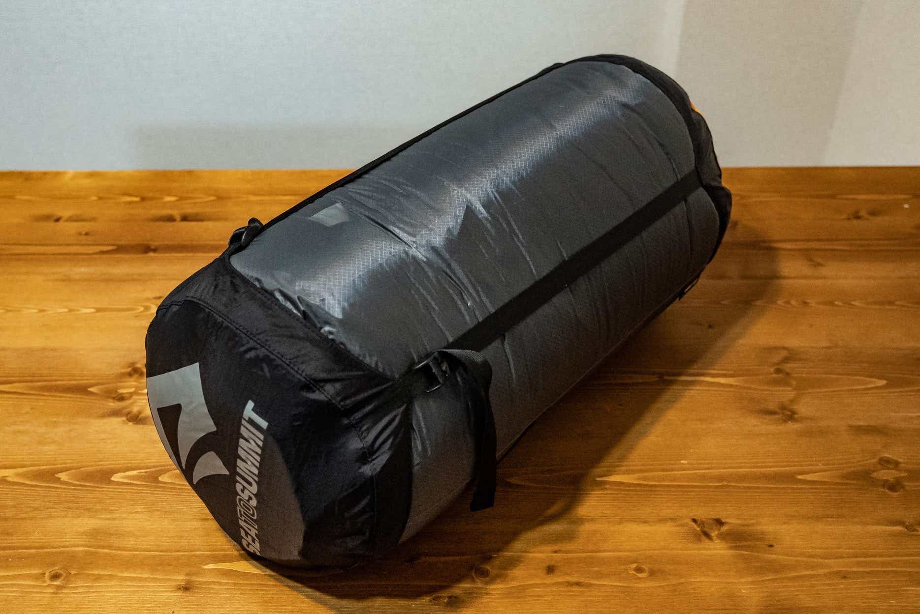 シートゥーサミット Evacコンプレッションドライバッグ 20L ハイライズ