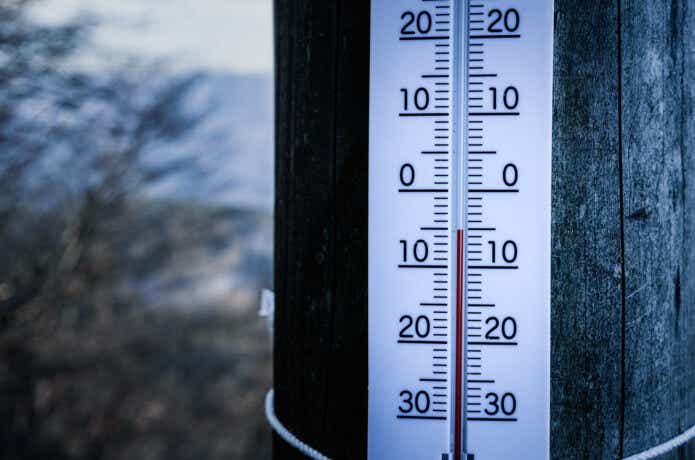 氷点下を示す温度計