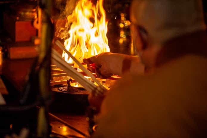 火は神事や祭礼にも使われる神聖な存在