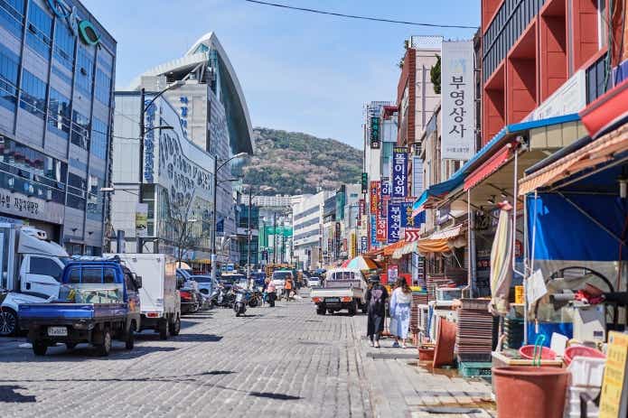 初日に訪れてなかった釜山のチャガルチ市場に行ってみる