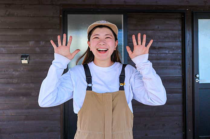 大塚さんプロフ用_両手上げ