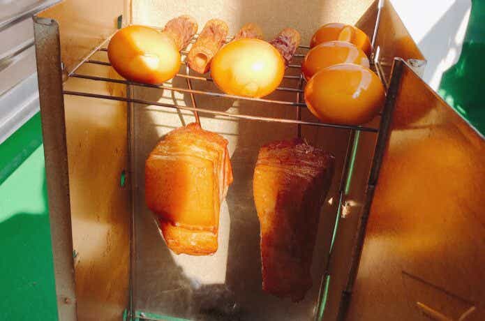 卵とちくわと肉の燻製