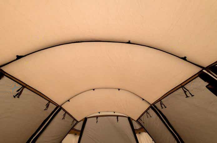 トンネル型テントの屋根