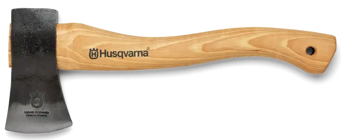 柄が木製の手斧