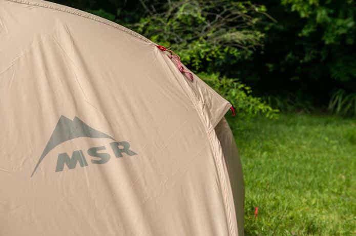 テントにあるMSRのロゴ