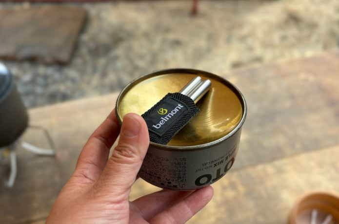 山箸はガス缶の裏に収納できる