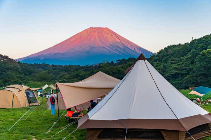 キャンプ場から見える赤富士