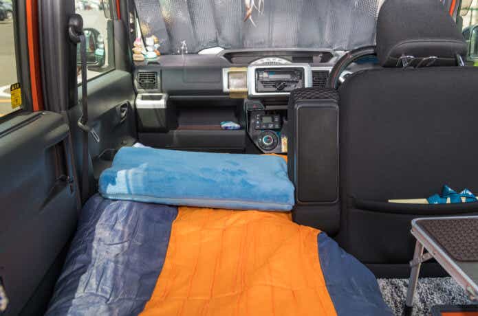 車中泊の枕と寝袋