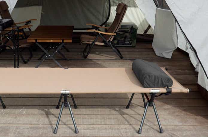 UJack「キャンプ枕」グレー使用例