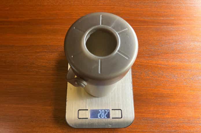 ワークマンの500ml専用真空保冷ペットボトルホルダーの重さを測る