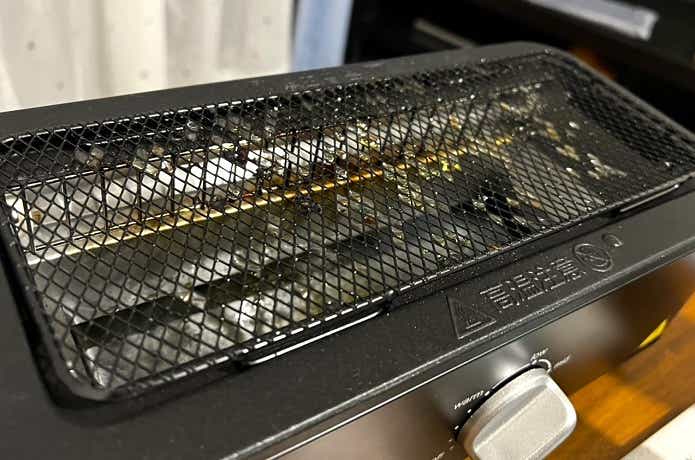 YAMAZEN「減煙電気七輪 HITORI-JIME GRILL」使用後の網