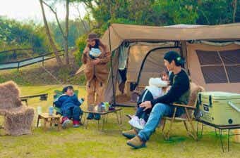 親子のキャンプ風景