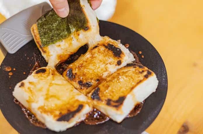 マルチグリドル19cmで餅を焼いている