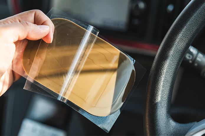 NOT KNOCK OVER MAT_フィルムをはがす