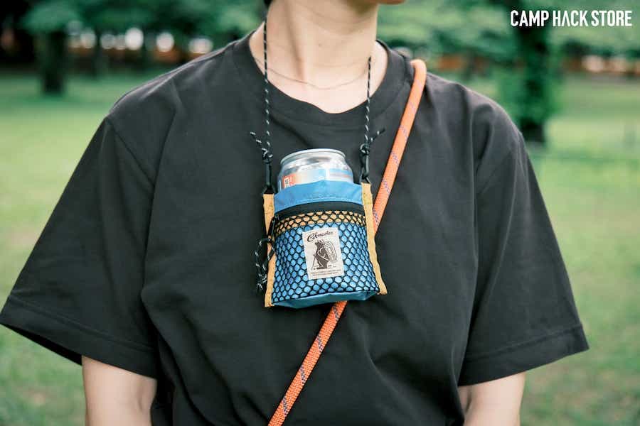 COBMASTER「COB CORDURA RIP CAN WALLET」にビールを入れて首にあける