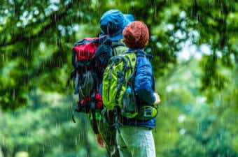 【ゴアテックスから新素材まで！】失敗しない最強レインウェア厳選11モデル