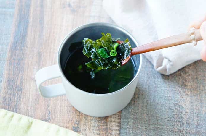 久世福商店の「天然わかめと海藻スープ」