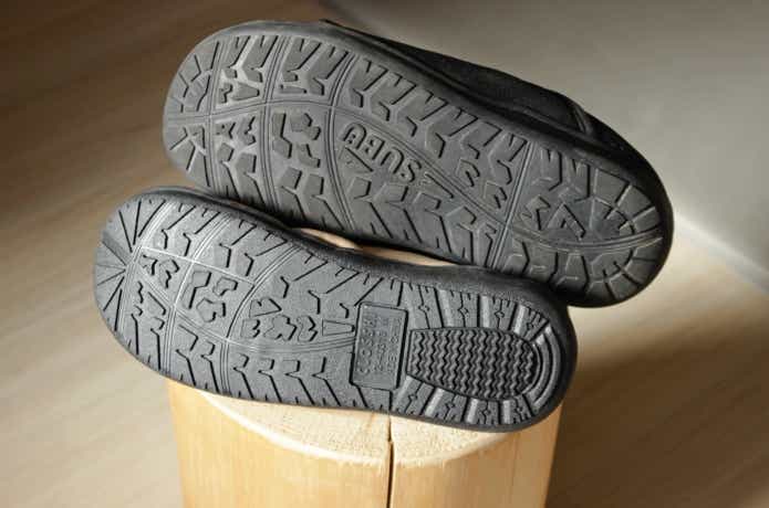 デオリッチモックシューズとSUBUのアウトソール比較