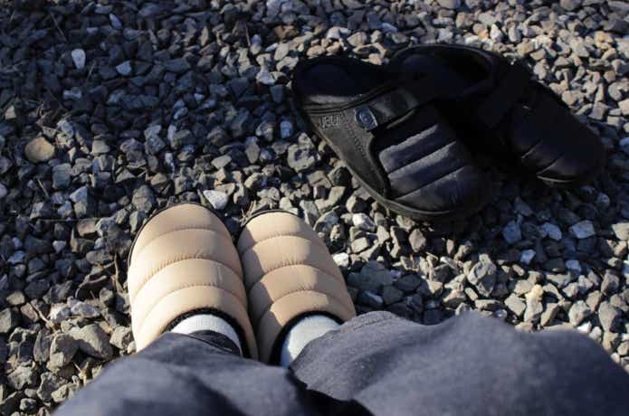 デオリッチモックシューズ着用イメージ