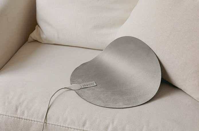INKOのヒーティングマットをソファ使う