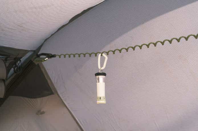 ハンギングチェーンとして使うカラビナ型ケーブルロック