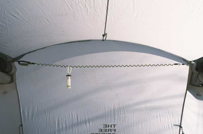 ハンギングチェーンとして使うカラビナ型ケーブルロック