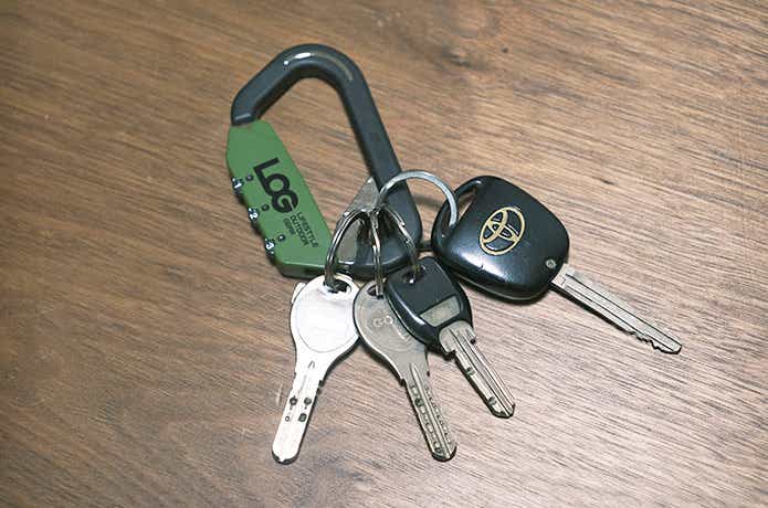 鍵とカラビナ型ロック