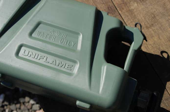 フィールドタンクカーキの素材感