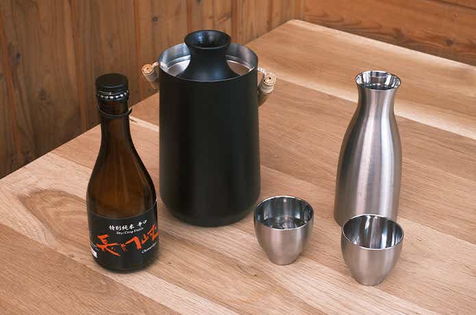 日本酒と酒燗器と酒器セット
