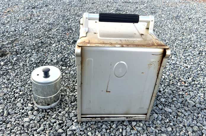 鋼板商事「BAKECO SMOKER」と筆者自家製燻製器の比較