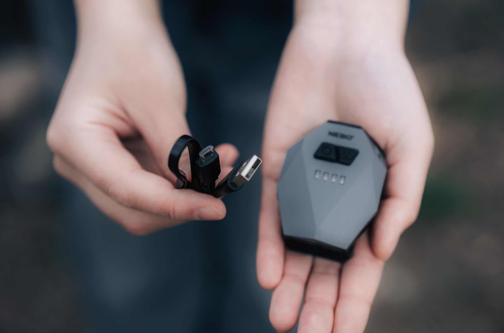 NEBO アインシュタインキャップライト 充電