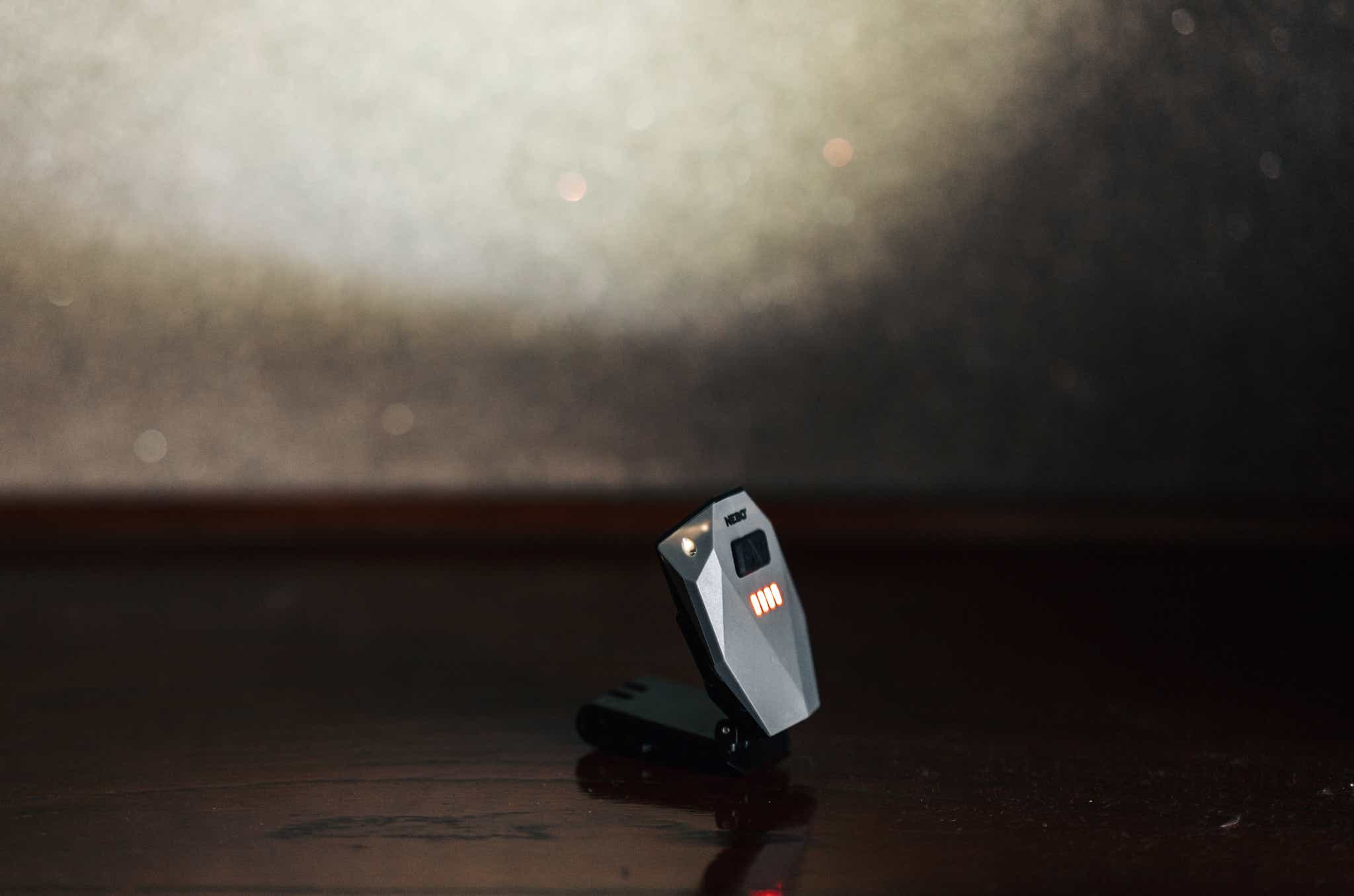 NEBO アインシュタインキャップライト スタンド使い