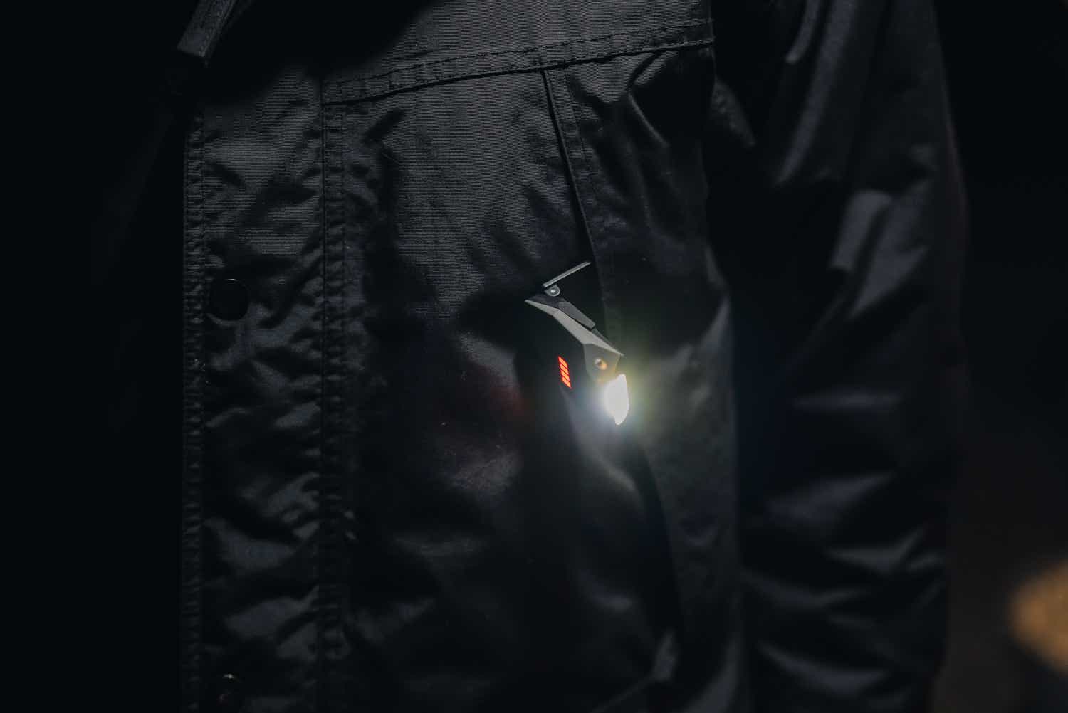 NEBO アインシュタインキャップライト ポケットに