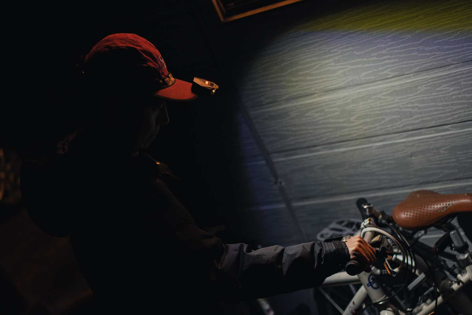 NEBO アインシュタインキャップライト 屋外使用