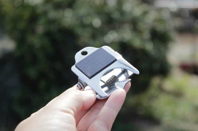 ガス抜きクリップのマグネット面