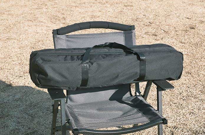 椅子に置いたシェフテーブルライト