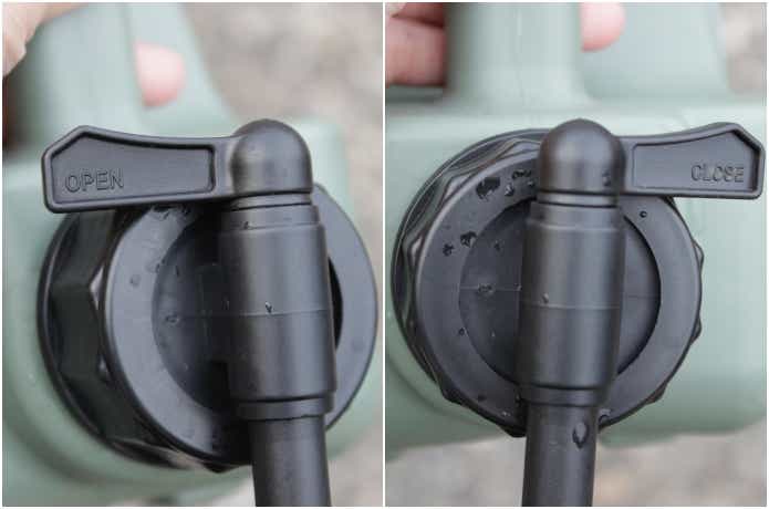 フィールドタンクカーキのコックにはオープンクローズが書かれている