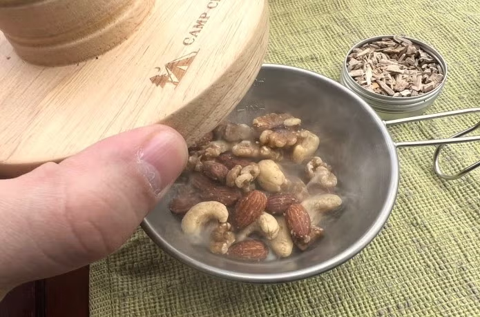 以前つくった香りだけのスモークナッツ