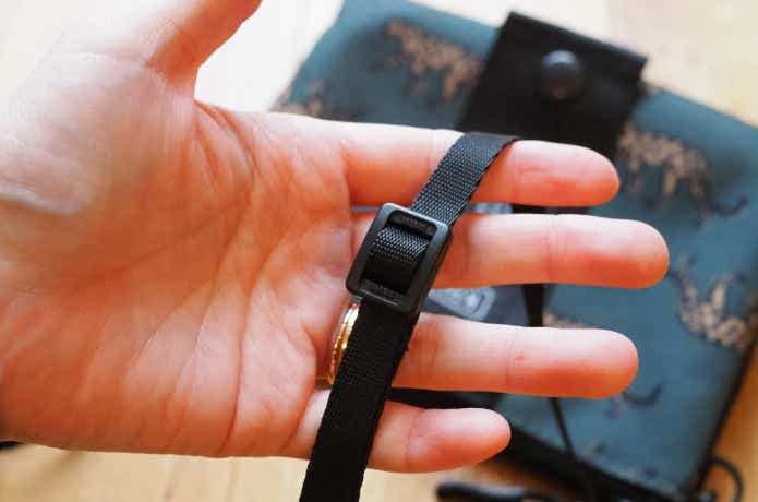 kiuエチケットポーチ